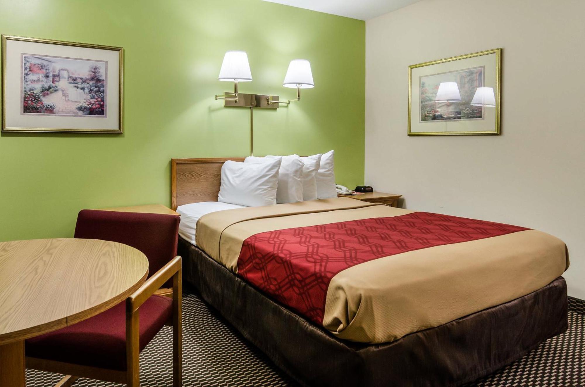 Econo Lodge University Lawrence Buitenkant foto