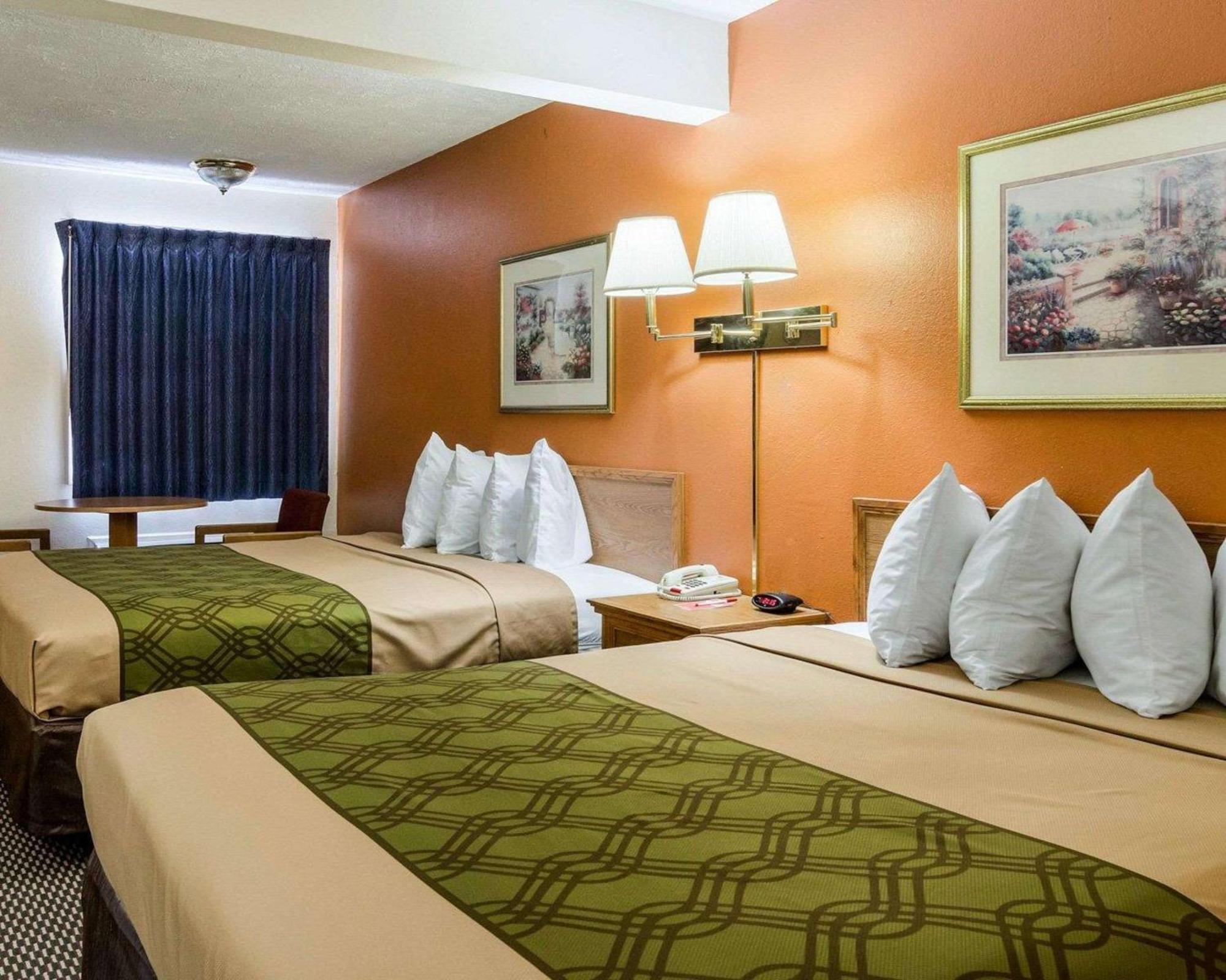 Econo Lodge University Lawrence Buitenkant foto