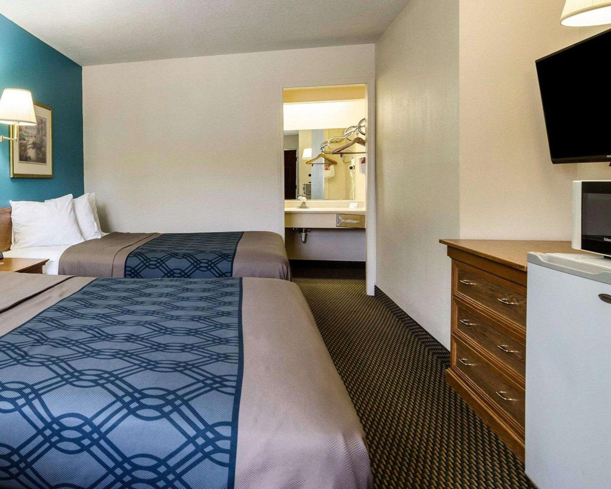 Econo Lodge University Lawrence Buitenkant foto
